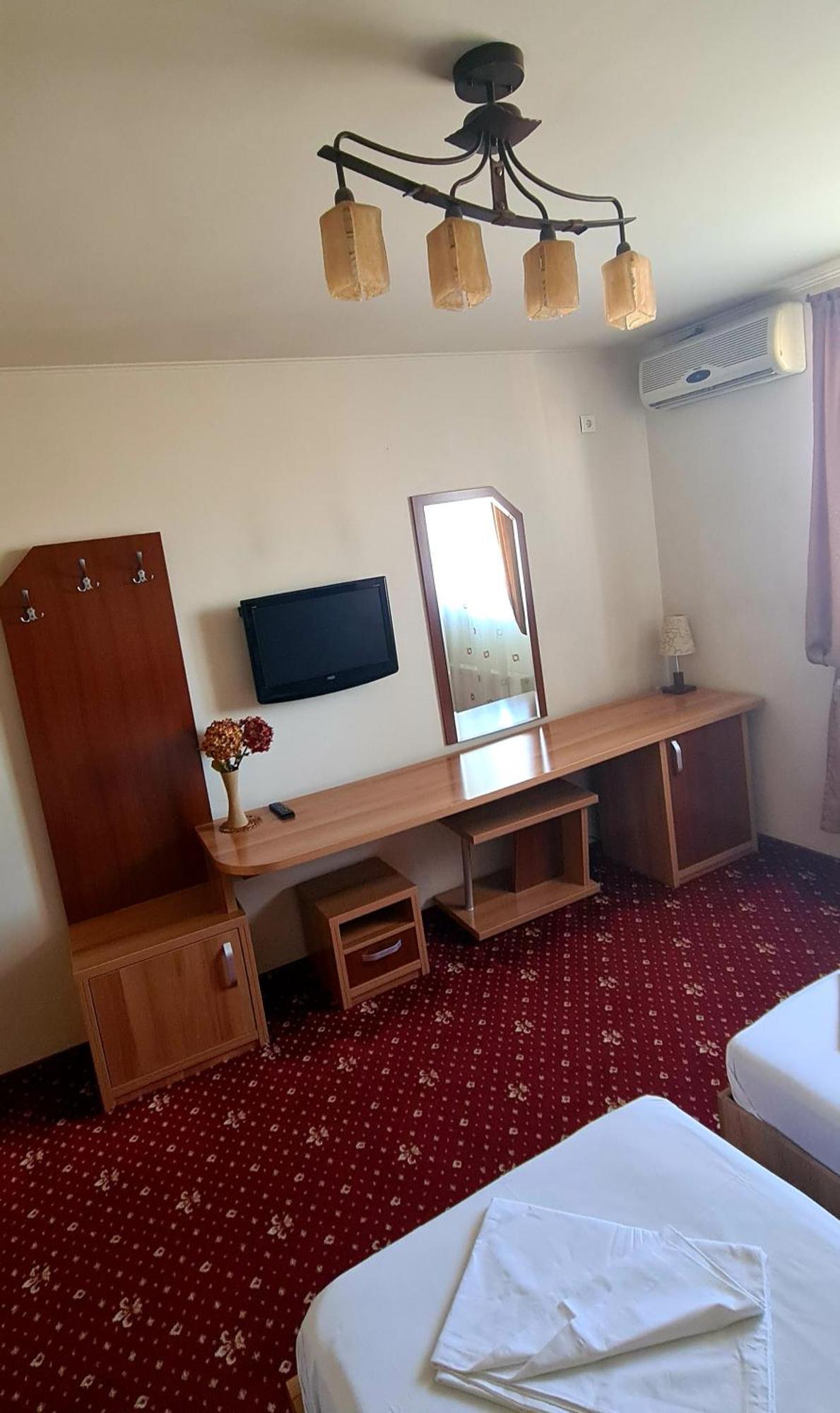 Motel Cool Barcanesti Phòng bức ảnh